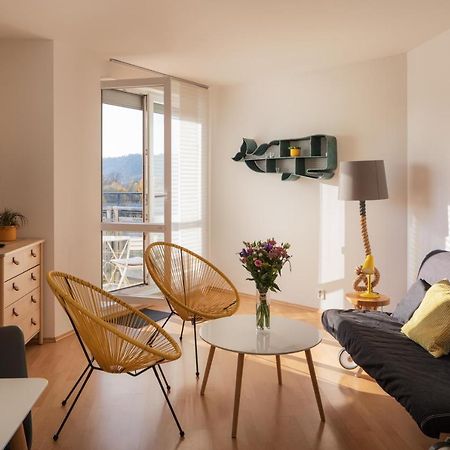 Sunny Apartment In Modrany By Prague Days Esterno foto
