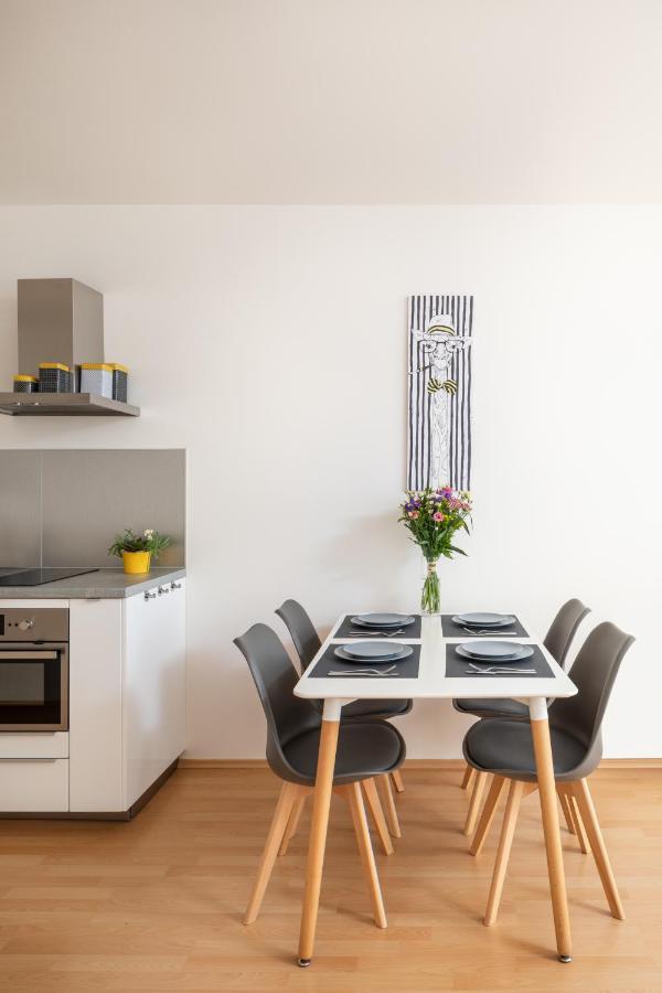 Sunny Apartment In Modrany By Prague Days Esterno foto