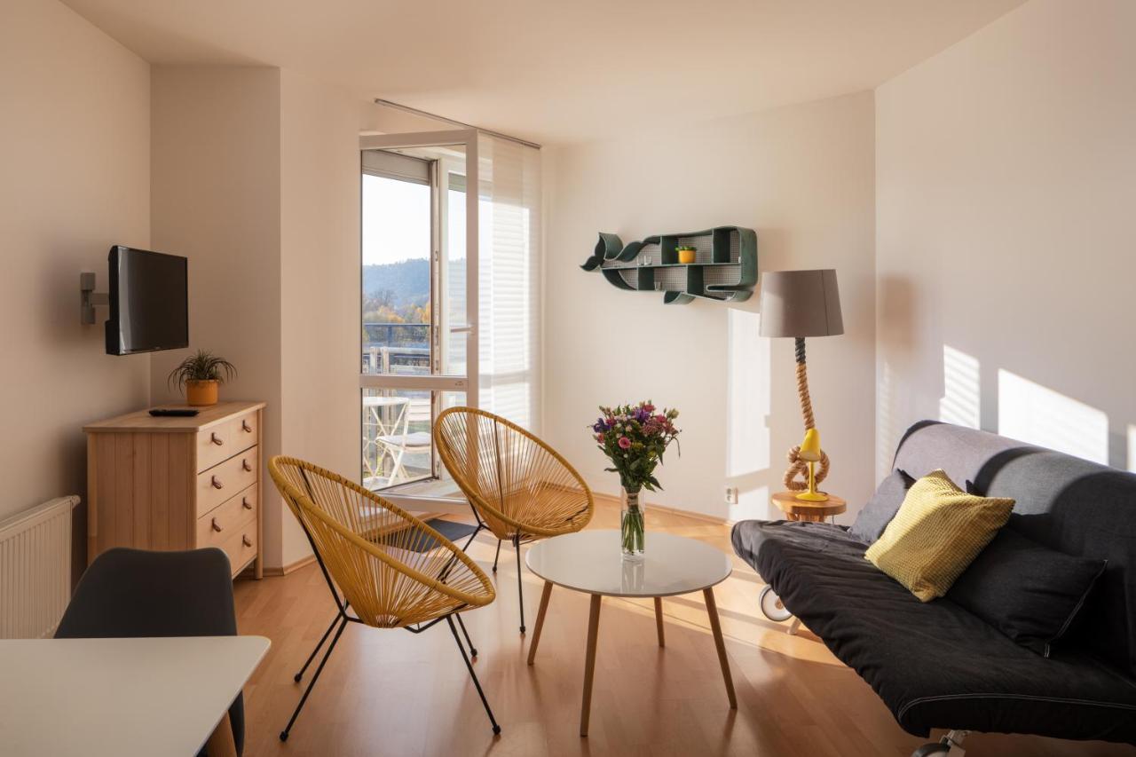 Sunny Apartment In Modrany By Prague Days Esterno foto